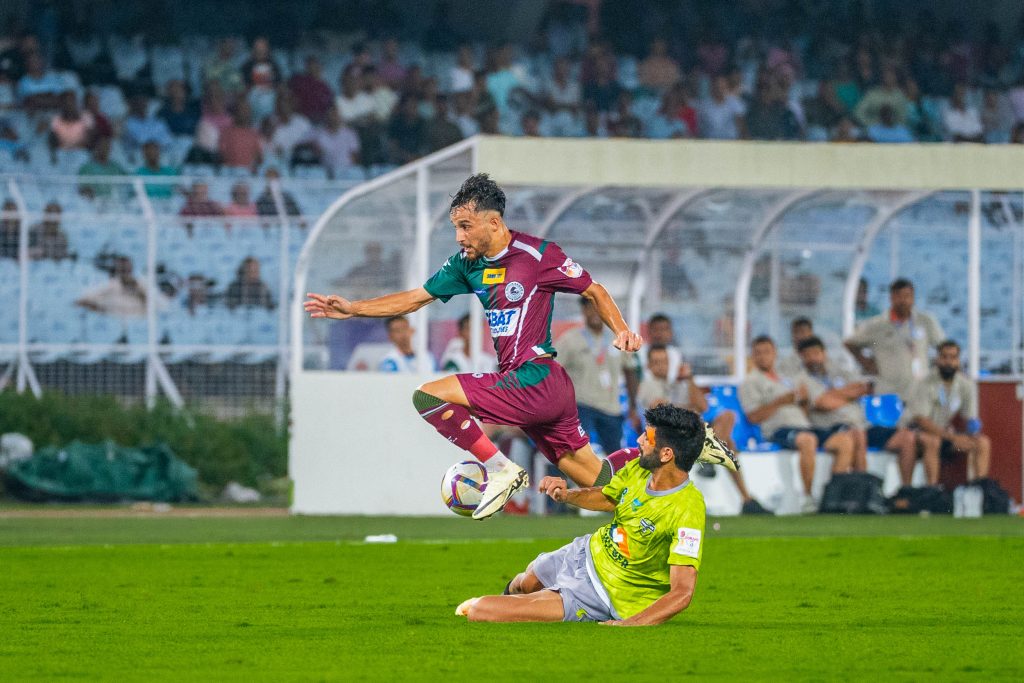 Suhail Bhat of Mohun Bagan in action against Downtown Heroes in Durand Cup 2024