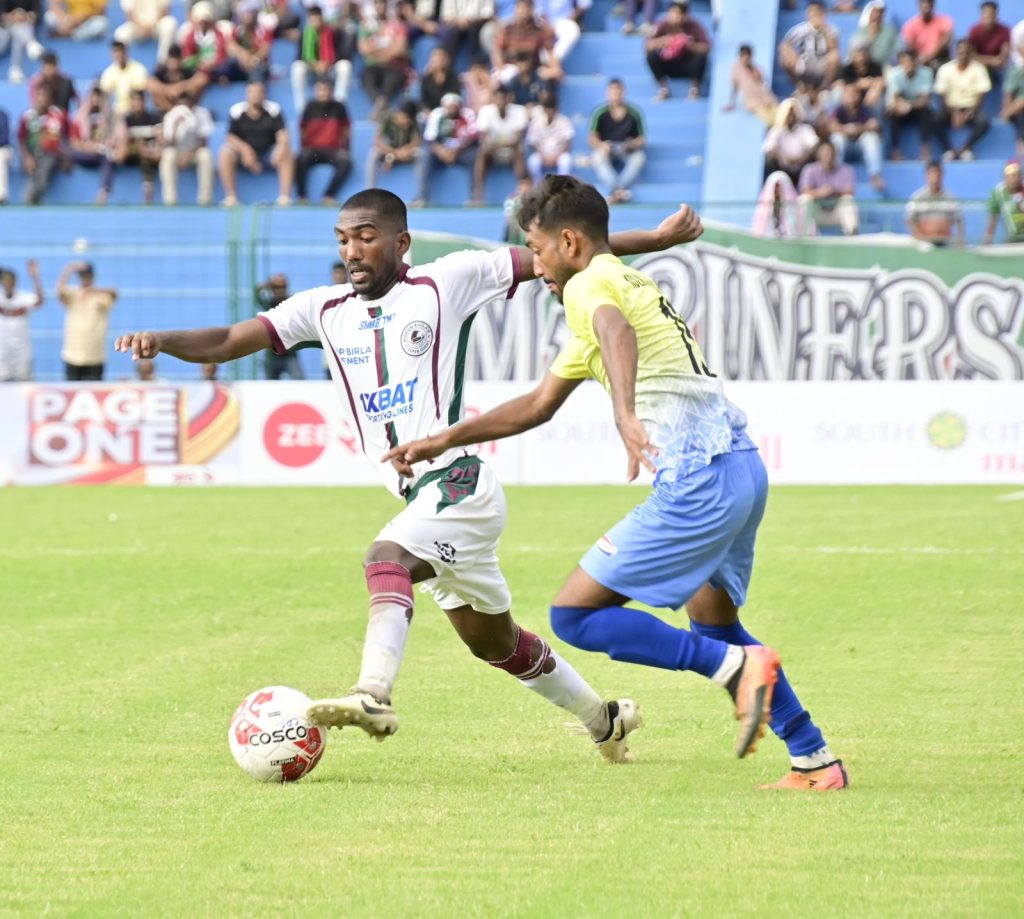 Mohun Bagan player controlling ball against Calcutta Police in CFL 2024