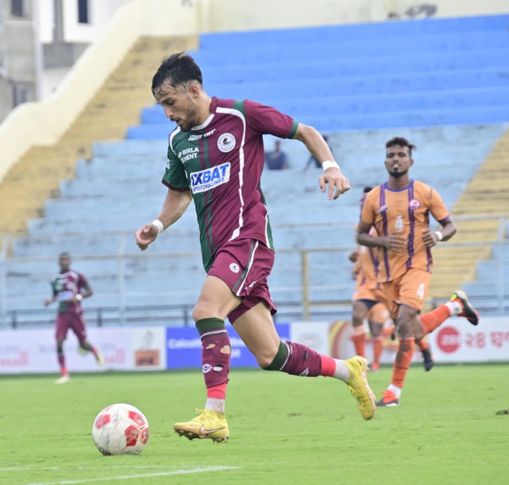 Suhail of Mohun Bagan in action against Tollygunge Agragami in CFL 2024