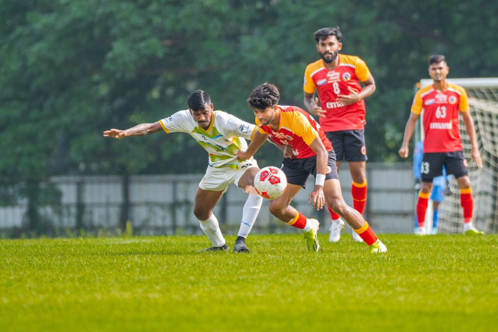 Muhammed Musharaf in action against Eastern Railway FC in CFL 0224