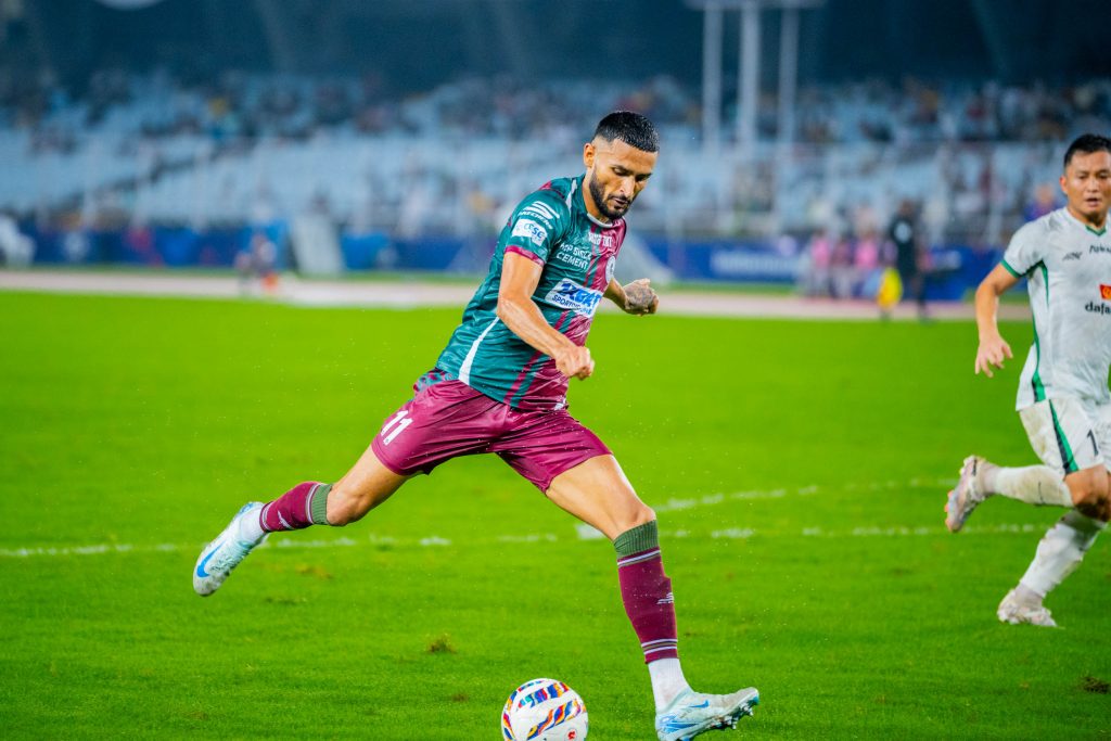 Manvir Singh of Mohun Bagan took a on target shot but saved by Mohammedan goal keeper
