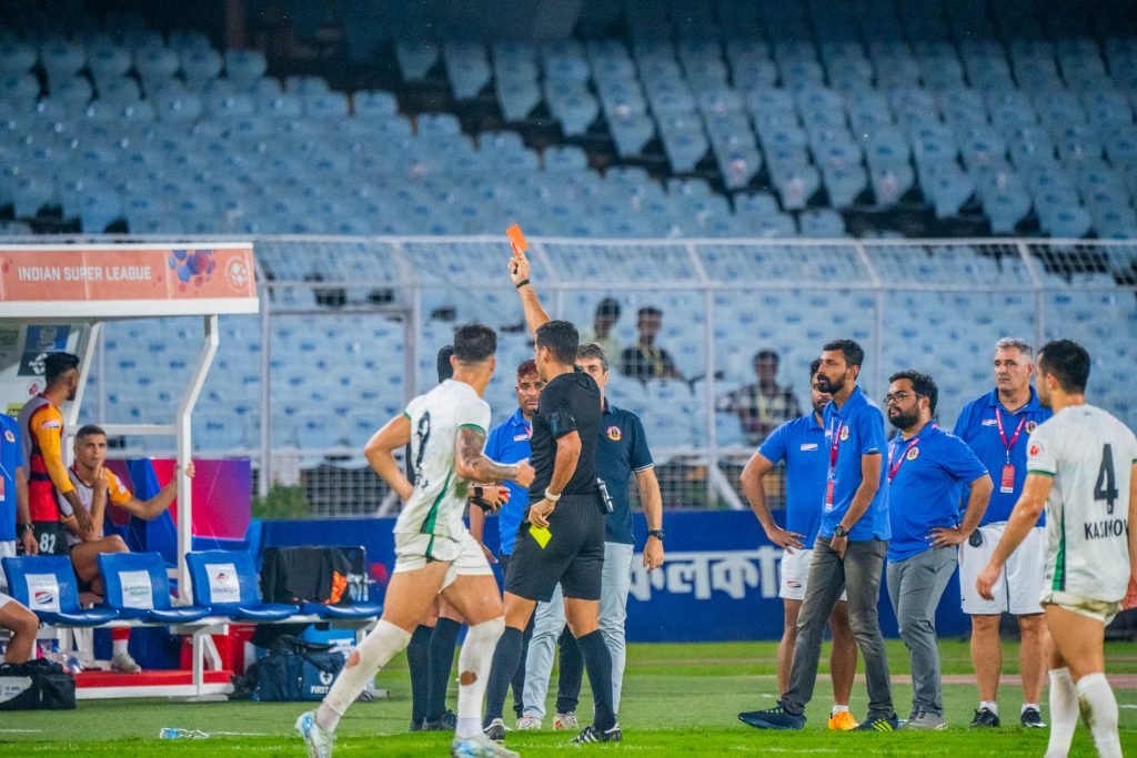 REFREE SHOWING RED CARD TO MAHESH NAOREM OF EAST BENGAL