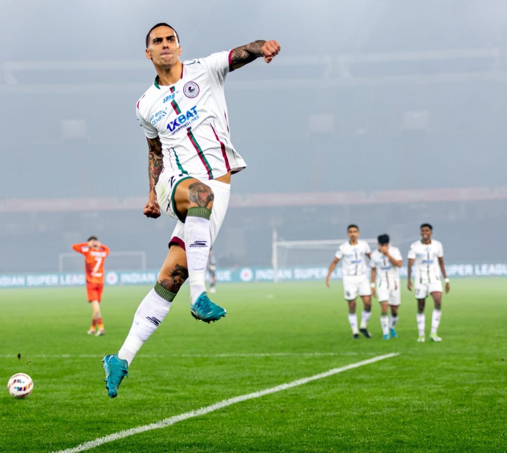 Alberto Rodriguez celebrating after scoring the Mohun Bagan's 3rd goal against Punjab FC
