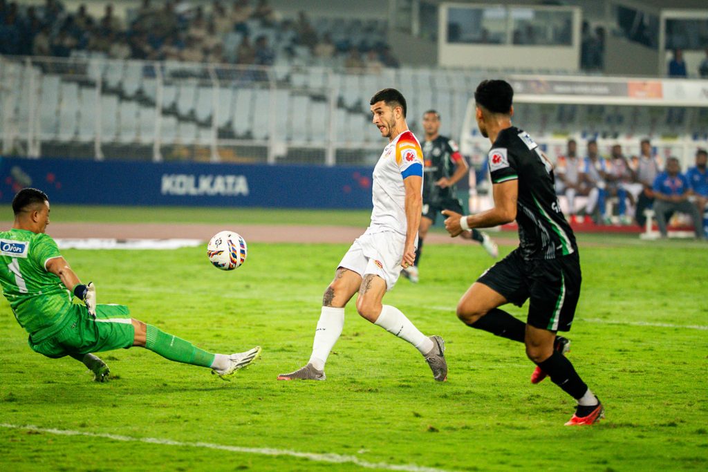 Crespo of East Bengal FC scoring against Mohammedan SC