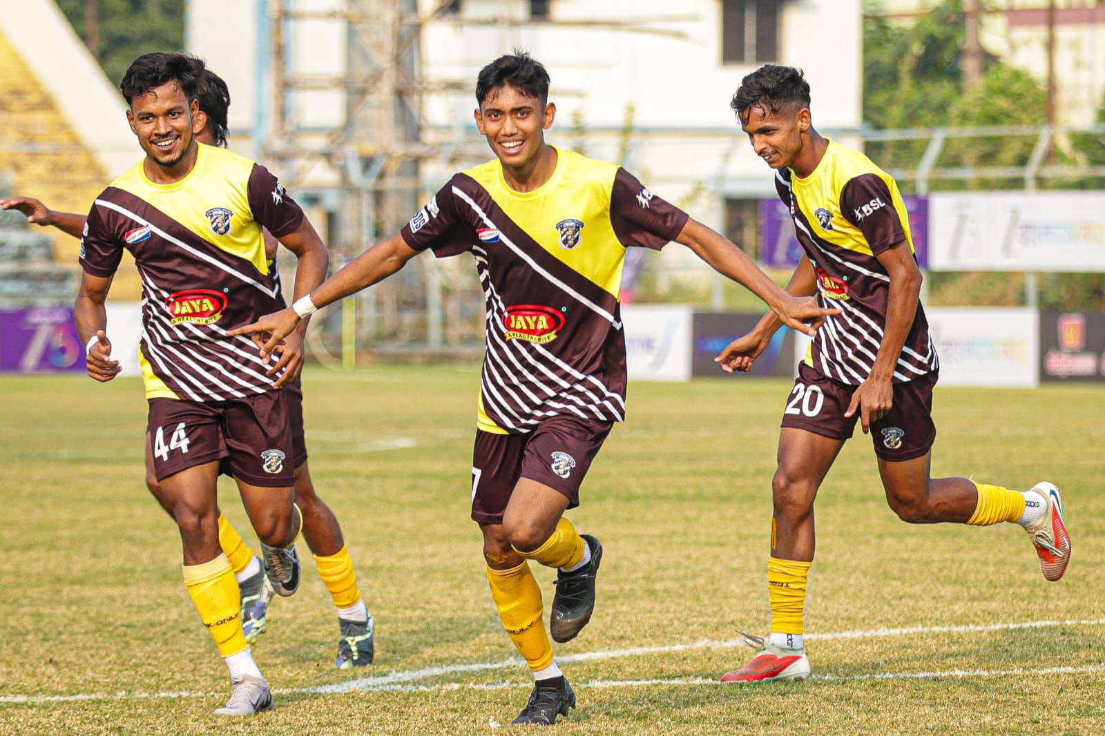 Dramatic Comeback: Gritty Howrah Hooghly Warriors Defeat North 24 Parganas 2–1