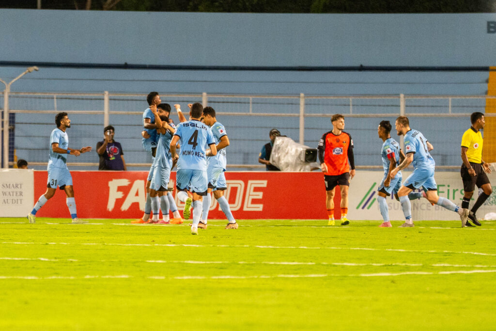 Noufal PN and Mumbai City players celebrating the 1st goal of the match