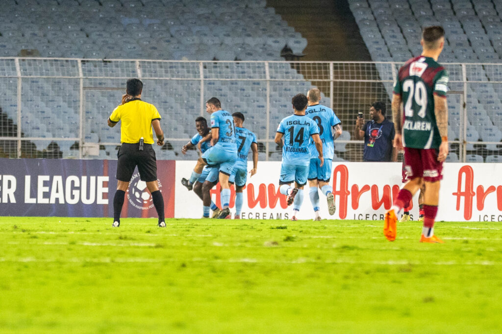 Mumbai City FC celebrating Noufal PN's goal