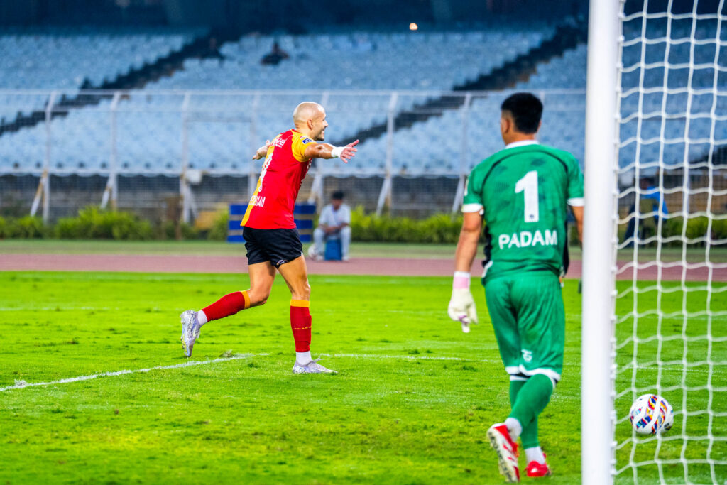 Ezzejjari  celebrating after scroing his 2nd goal of the match