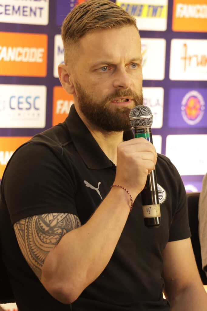Kratky Mumbai City FC coach