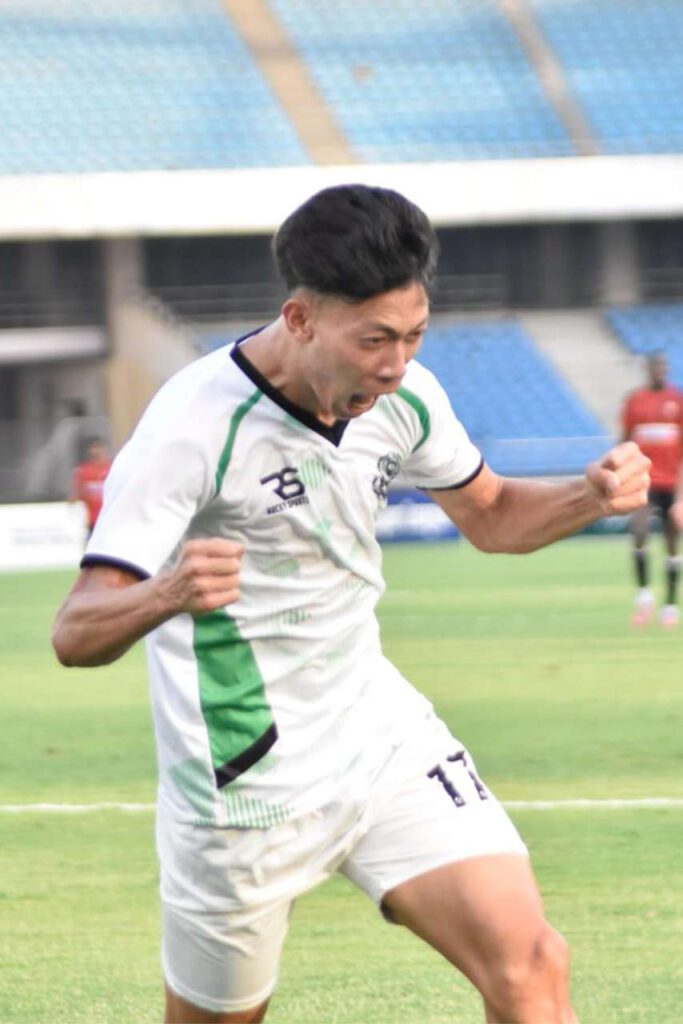 Adison of Mohammedan SC after qualizing and making the score 1-1 against SC Delhi