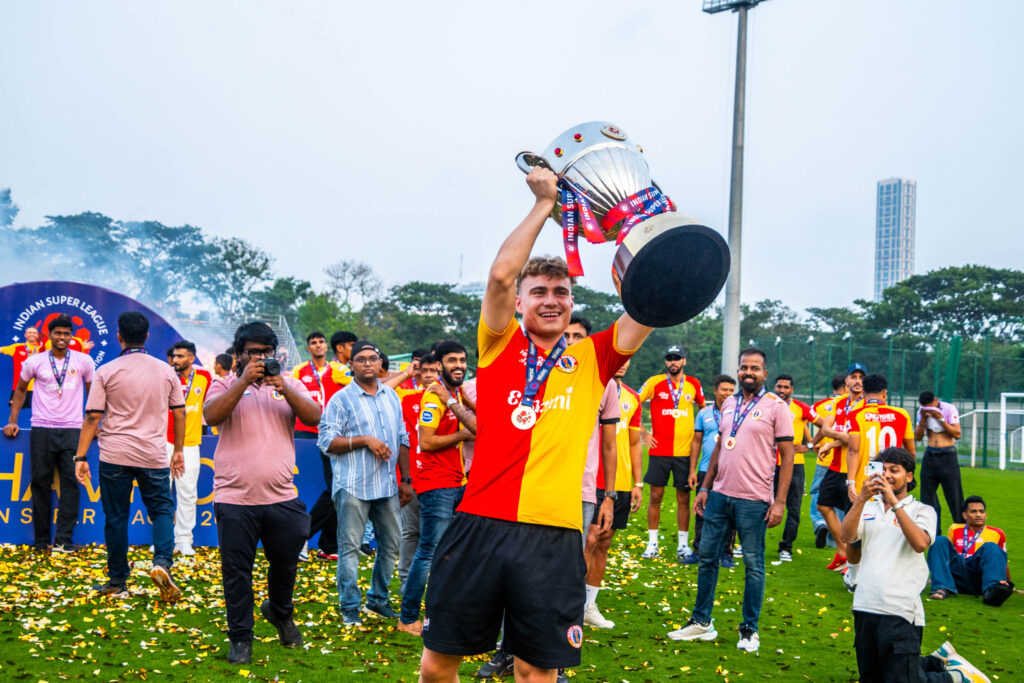 East Bengal ISL Trophy celebration