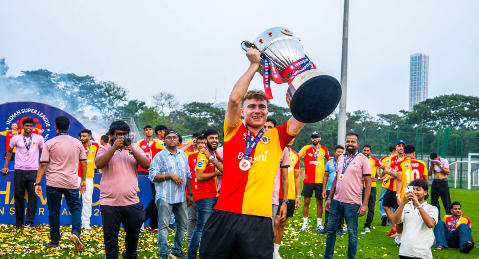 East Bengal ISL Trophy celebration