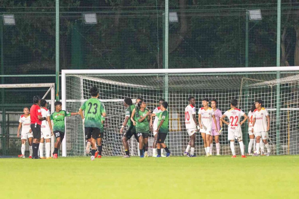 Gokulam Kerala's players celebrating Shubhangi Singh's goal