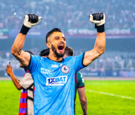 Vishal Kaith of Mohun Bagan SG, the wall in front of the net